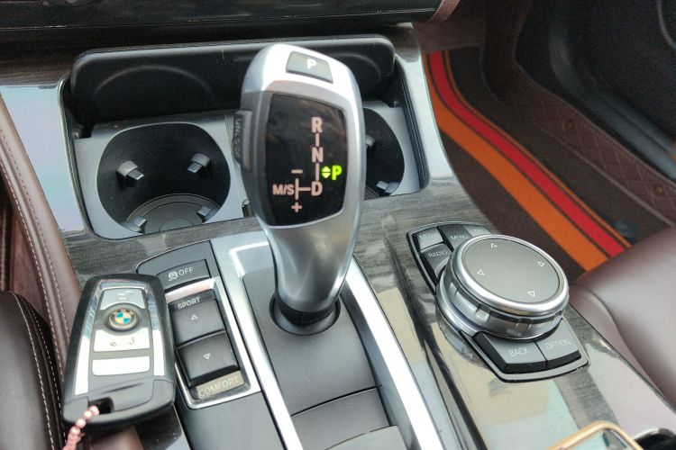 宝马5系 2014款 525Li 豪华设计套装局部细节18