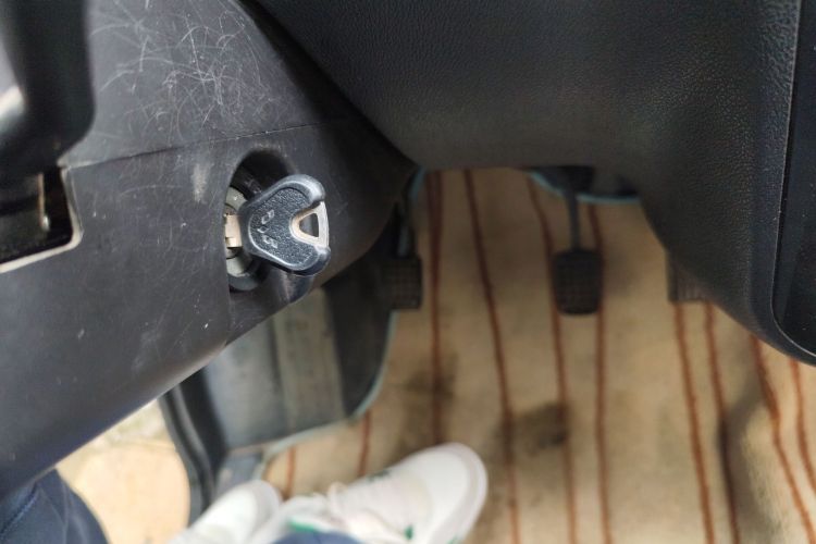 五菱汽车 五菱之光 2023款 1.5L 实用型 5/7座中控内饰11