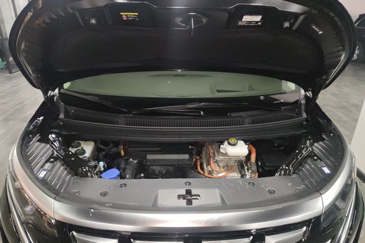 腾势D9 2022款 DM-i 970 四驱旗舰型机舱底盘24