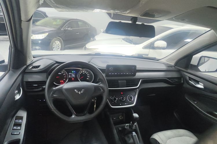 五菱汽车 五菱宏光S3 2018款 1.5L 手动标准型 国V中控内饰12