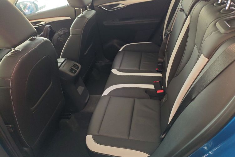 别克 2024款 昂科威S  25T 炫黑风尚版中控内饰7004