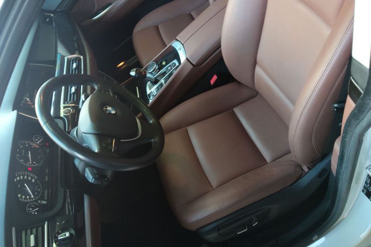 宝马5系GT 2015款 535i 领先型中控内饰19