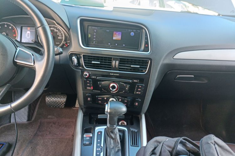 奥迪Q5 2017款 Plus 40 TFSI 进取型中控内饰16