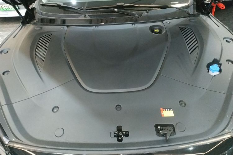 宝骏享境 2025款 纯电 600km标准版机舱底盘24