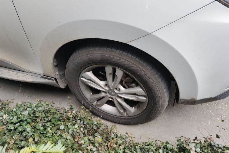 北京现代ix35 2012款 2.0L 自动两驱精英版GLS车身外观6007