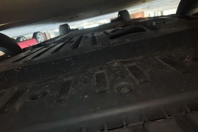 比亚迪 宋MAX新能源 2022款 DM-i 105KM 行政版局部细节9008