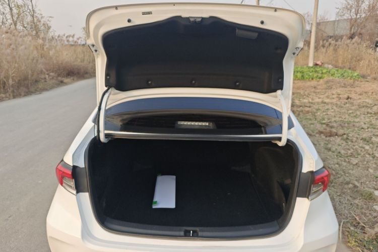 丰田 卡罗拉 2019款 1.2T S-CVT GL-i精英版机舱底盘23