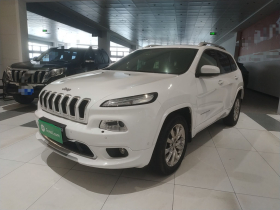 Jeep 自由光 2017款 2.4L 优越版