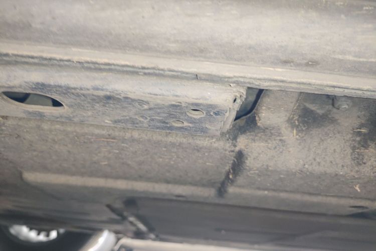 腾势D9 2022款 DM-i 970 四驱旗舰型局部细节9004