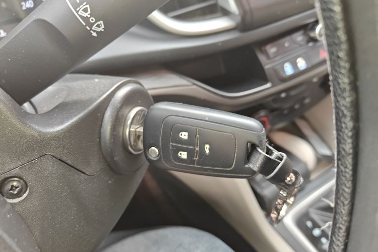 别克 英朗 2016款 15N 自动精英型中控内饰11