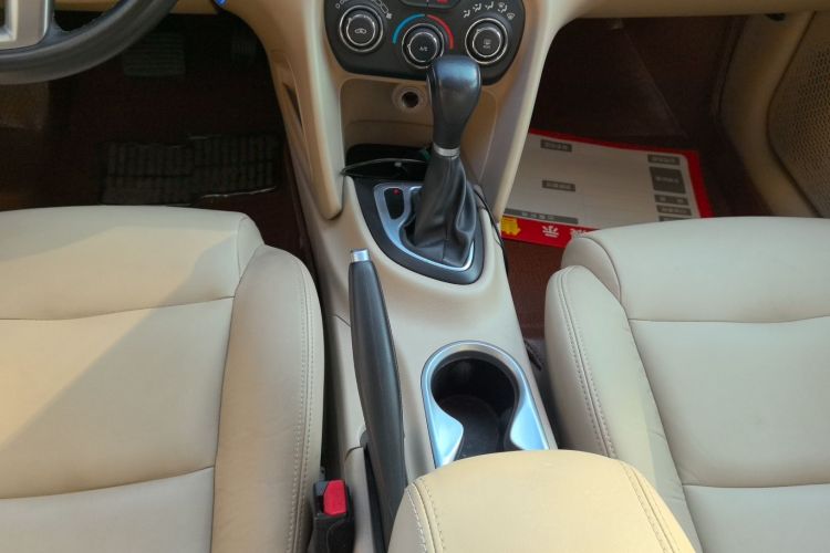 菲亚特 菲翔 2012款 1.4T 自动劲享版中控内饰18