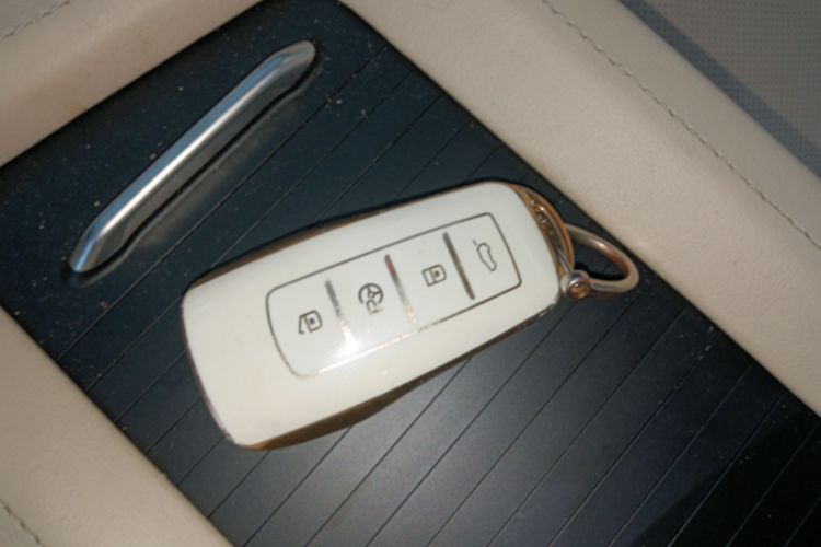 小鹏G3 2019款 尊享版中控内饰11