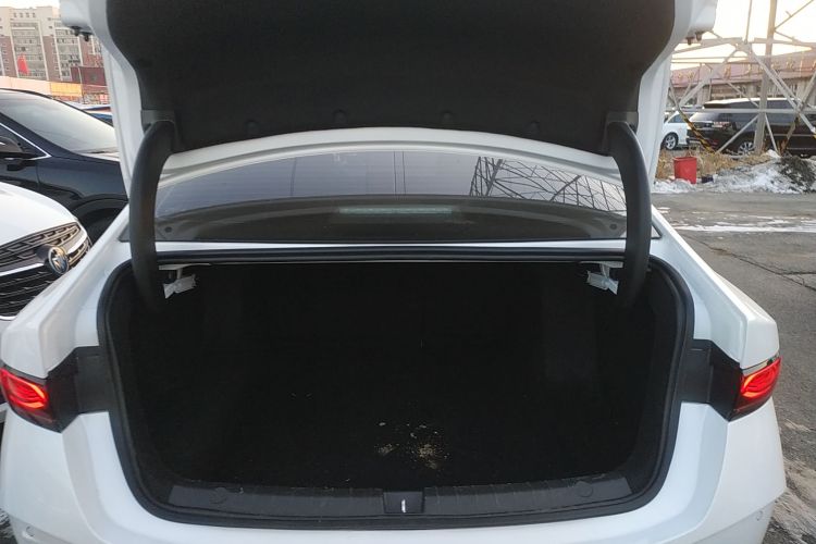 比亚迪 秦PLUS 2025款 DM-i 智驾版 55KM领先型机舱底盘23