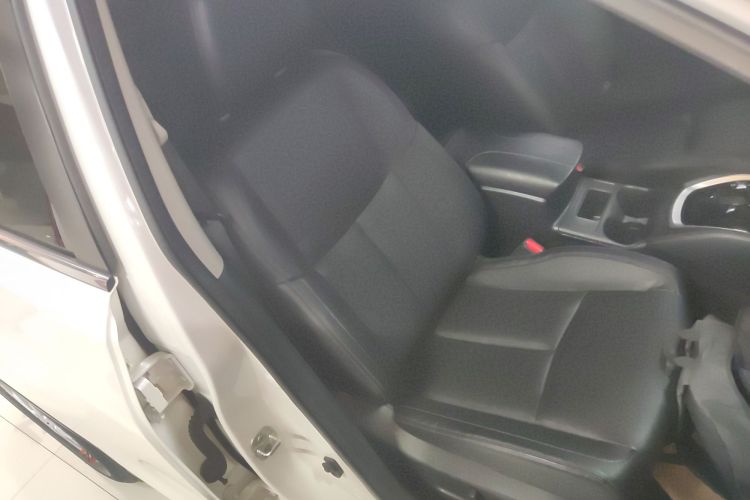 日产 奇骏 2020款 2.0L XL Premium CVT 2WD智联尊享版局部细节41