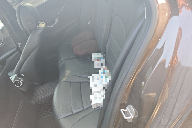 奔驰C级 2015款 C 200 L 运动型中控内饰21