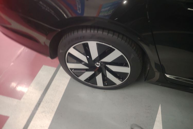 沃尔沃S90新能源 2024款 插电式混动 四驱长续航智雅豪华版车身外观6002