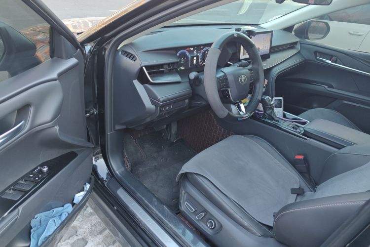 丰田 凯美瑞 2024款  双擎 2.0HG 尊贵版中控内饰20