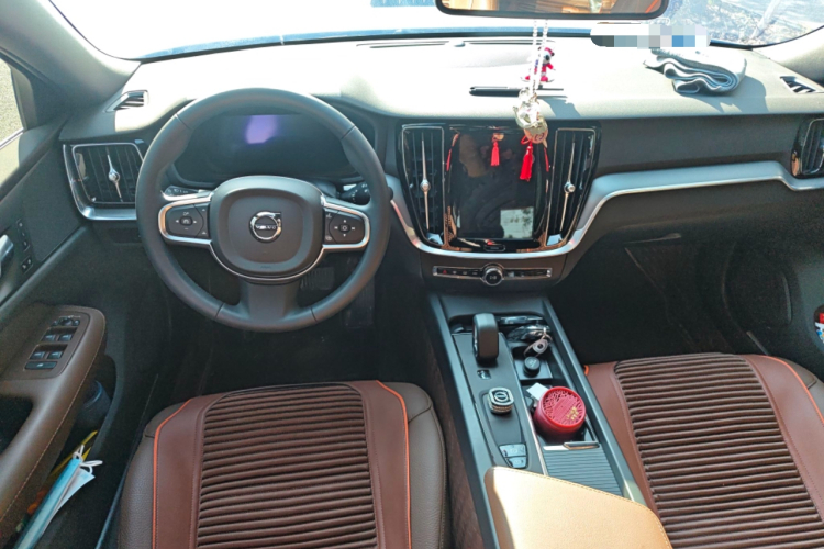 沃尔沃S60 2025款 B4 智逸豪华版中控内饰12