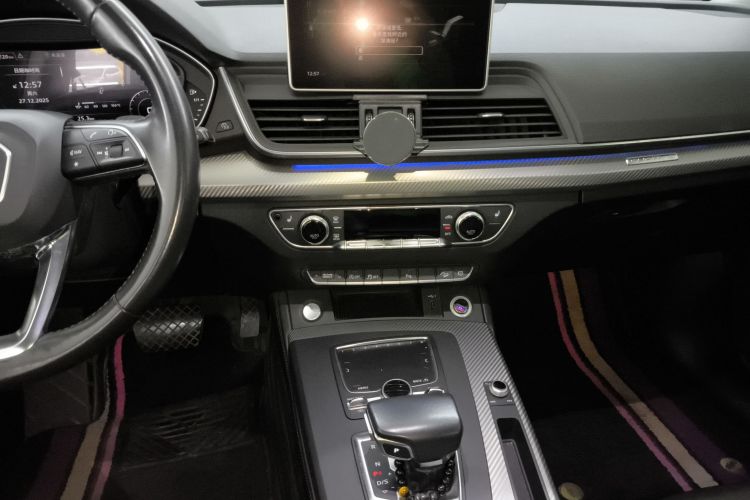 奥迪Q5L 2018款 40 TFSI 荣享时尚型 国V中控内饰16