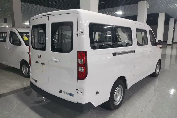 五菱汽车 五菱扬光 2025款 400km 客车版舒适型车身外观6005