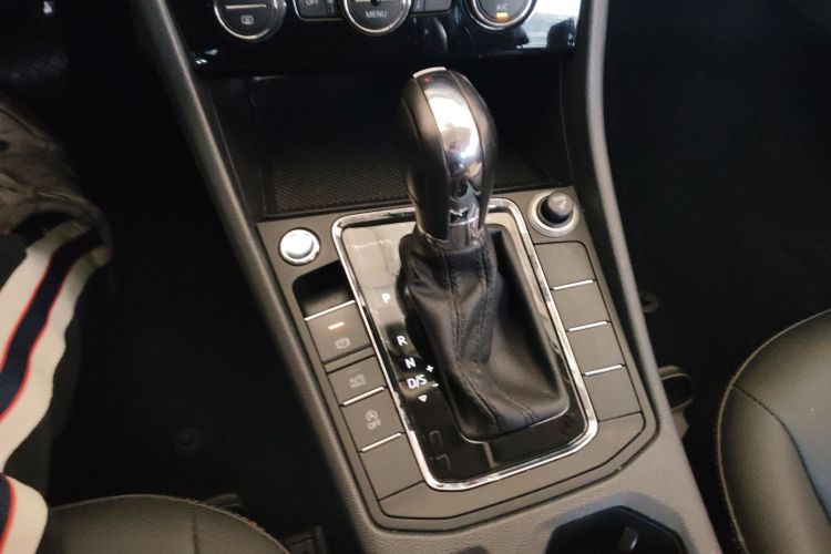 大众 宝来 2019款 改款 1.5L 自动精英型 国V中控内饰18