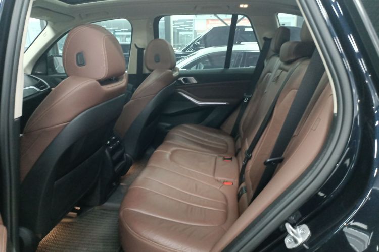 宝马X5(进口) 2022款 xDrive40i M运动套装中控内饰21