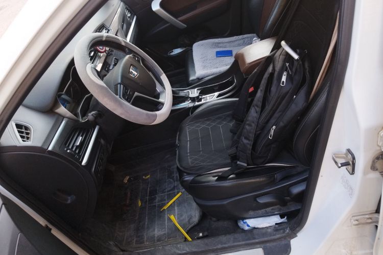 吉利汽车 帝豪 2017款 两厢RS百万款 1.5L CVT向上版中控内饰19