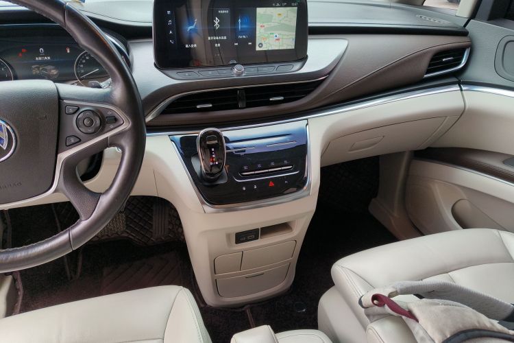 别克GL8 2020款 陆上公务舱 652T 豪华型中控内饰16