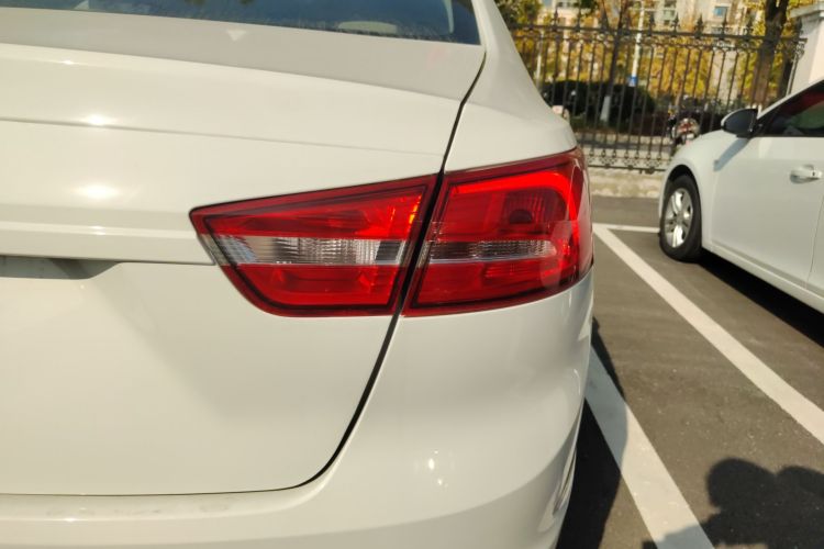 福特 福睿斯 2015款 1.5L 自动舒适型车身外观9