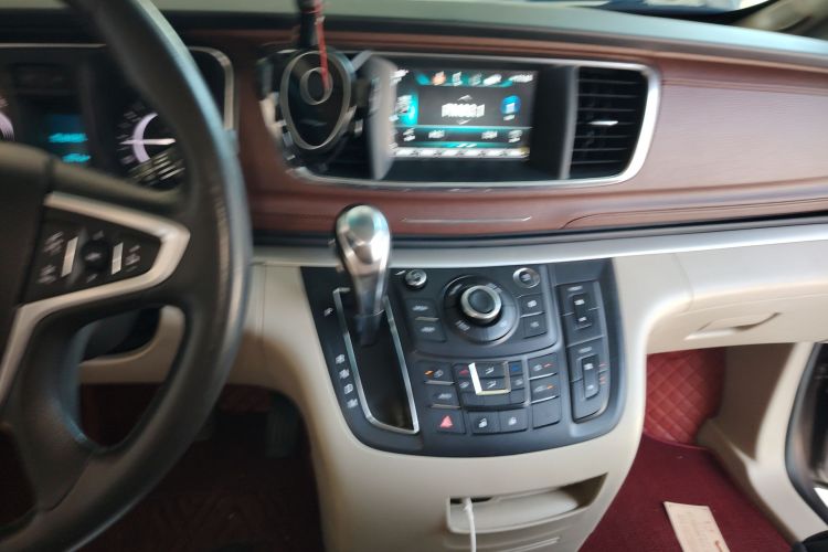 别克GL8 2017款 25S 豪华型 国V局部细节16