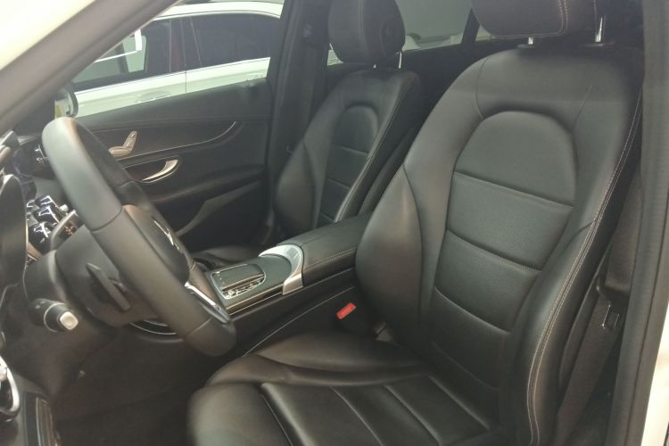 奔驰C级 2019款 C 180 L 时尚型运动版中控内饰19