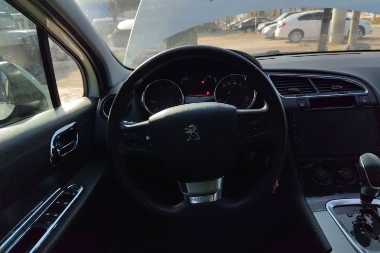 标致3008 2016款 1.6THP 自动经典版中控内饰13