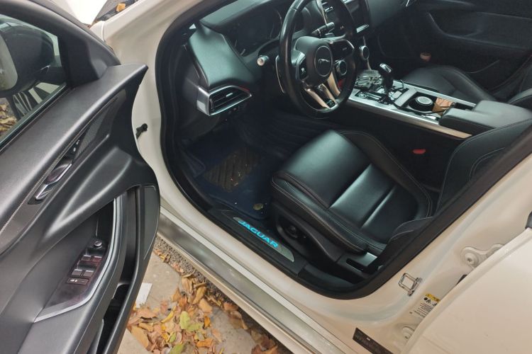 捷豹XEL 2020款 2.0T 200PS R-DYNAMIC 青春运动版中控内饰20