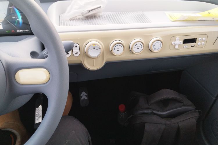 奔腾小马 2025款 222km 灵动马中控内饰16