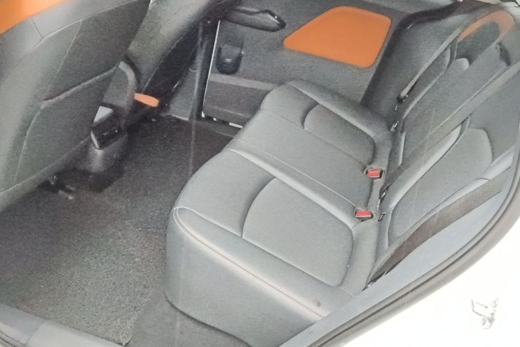 奔腾NAT 2023款 PRO 智享出行版 425km中控内饰7004