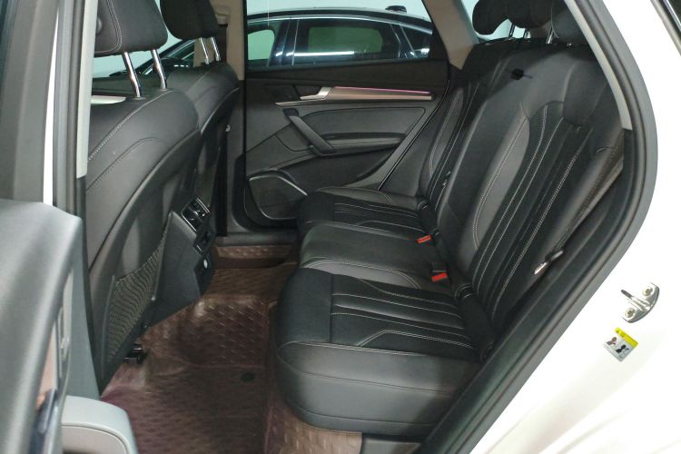 奥迪Q5L 2022款 40T 豪华动感型中控内饰21