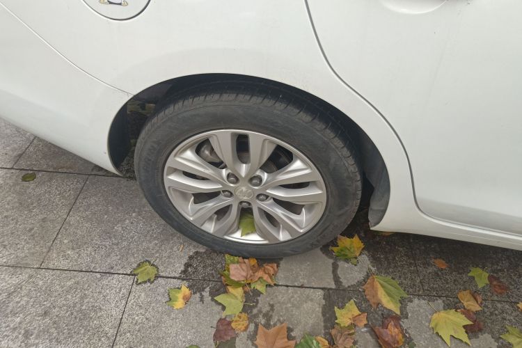 别克 英朗 2021款 改款 典范 1.5L 自动精英型车身外观6003