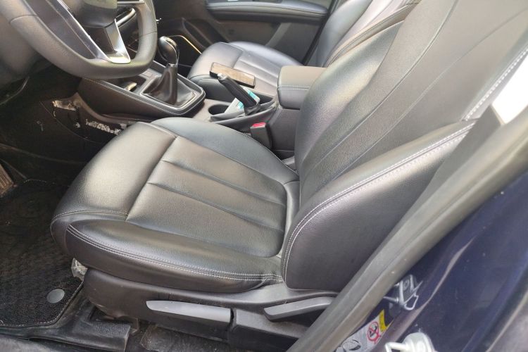 比亚迪 宋MAX 2021款 升级版 1.5T 手动豪华型 7座中控内饰19