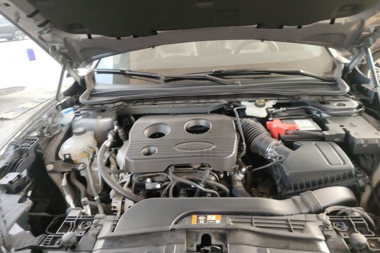 福特 蒙迪欧 2023款 EcoBoost 180 豪华型机舱底盘24