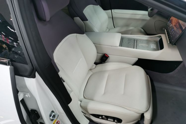 阿维塔12 2024款 改款 700 三激光后驱奢享版局部细节41