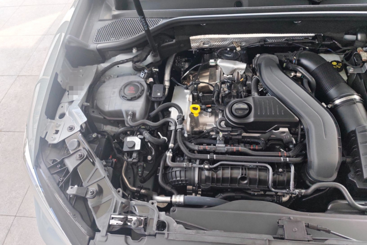 奥迪Q2L 2025款 35TFSI 时尚动感型机舱底盘25