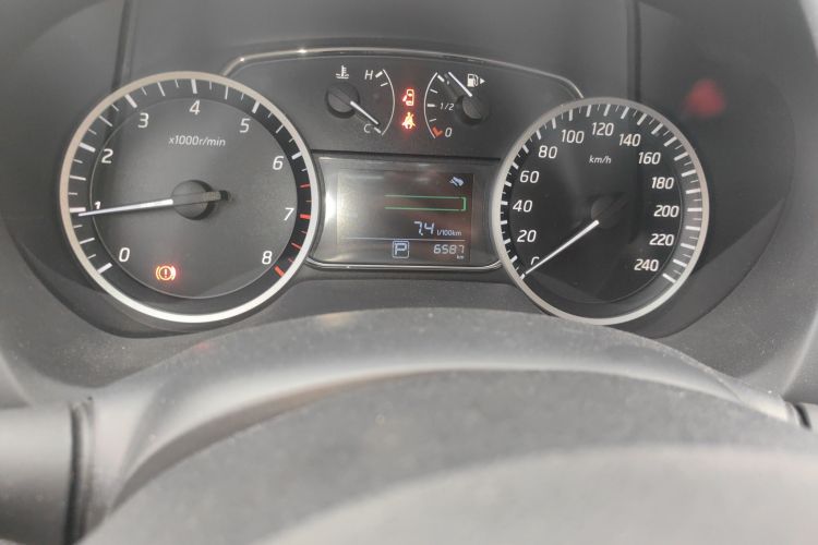 日产 轩逸 2024款 经典 1.6XE CVT舒适版中控内饰15