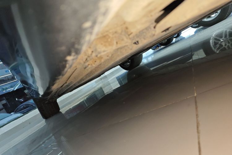 奔驰E级 2019款 E 260 L局部细节9001