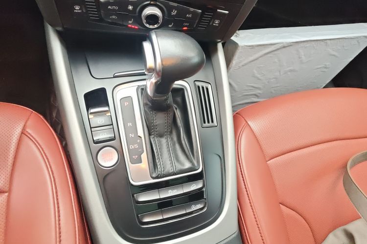 奥迪Q5 2017款 40 TFSI 进取型中控内饰18