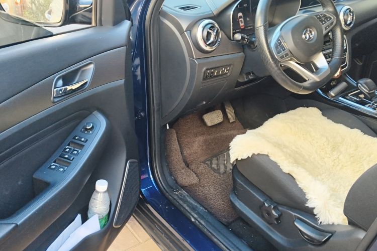 北京汽车 北京EX5 2019款 悦风版中控内饰20