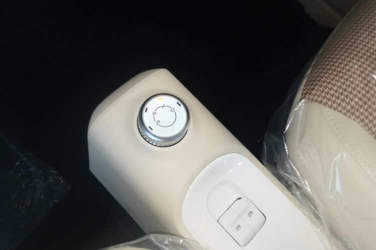 五菱汽车 宏光MINIEV 2024款 第三代 215km 青春版局部细节18