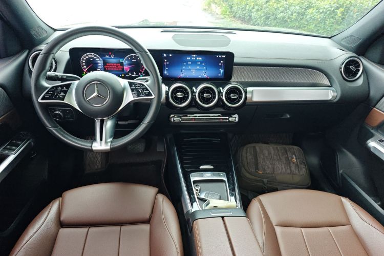 奔驰GLB 2024款 GLB 200 时尚型中控内饰12