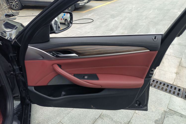 宝马5系新能源 2022款 改款 535Le 豪华套装中控内饰42