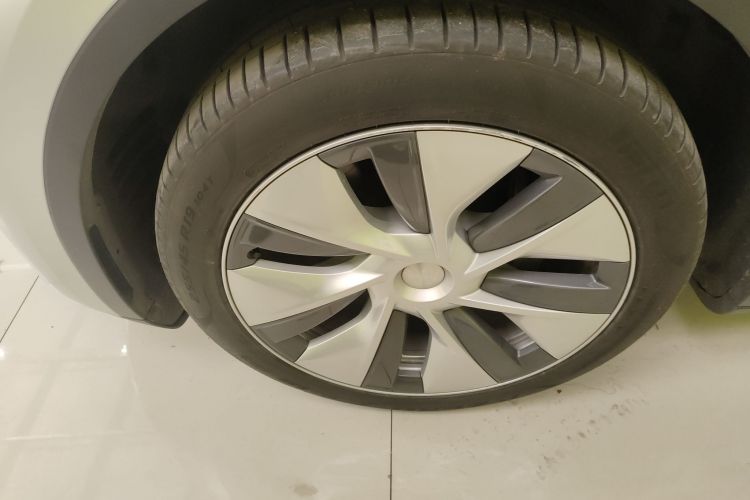 特斯拉 Model Y 2022款 改款 后轮驱动版车身外观6007