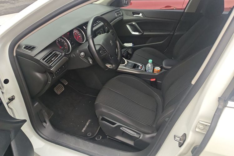 标致408 2014款 1.8L 自动豪华版中控内饰19